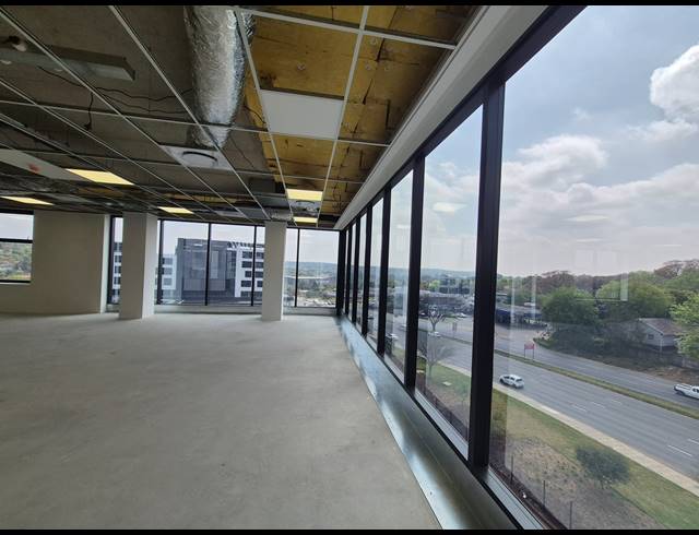 975M² OFFICE TO LET IN GLENADRIENNE EAST